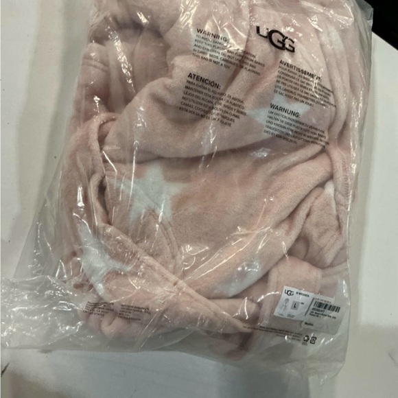 UGG Soft Pink Starry Robe - Picture 5 of 5